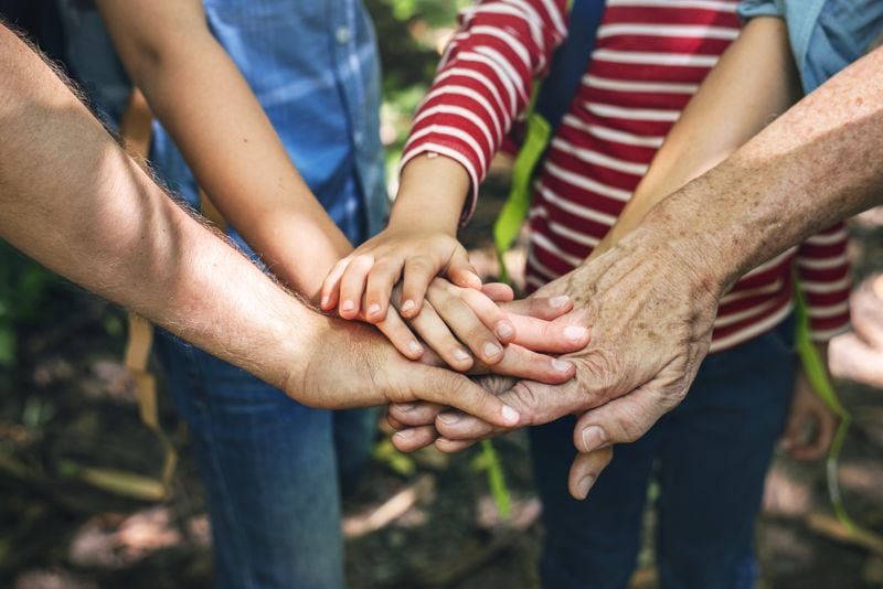 Familia unida em um objetivo em comum